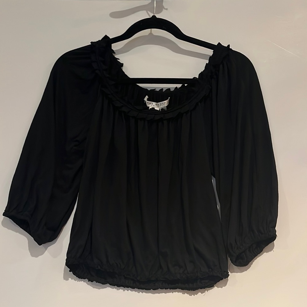 Black quarter sleeve top